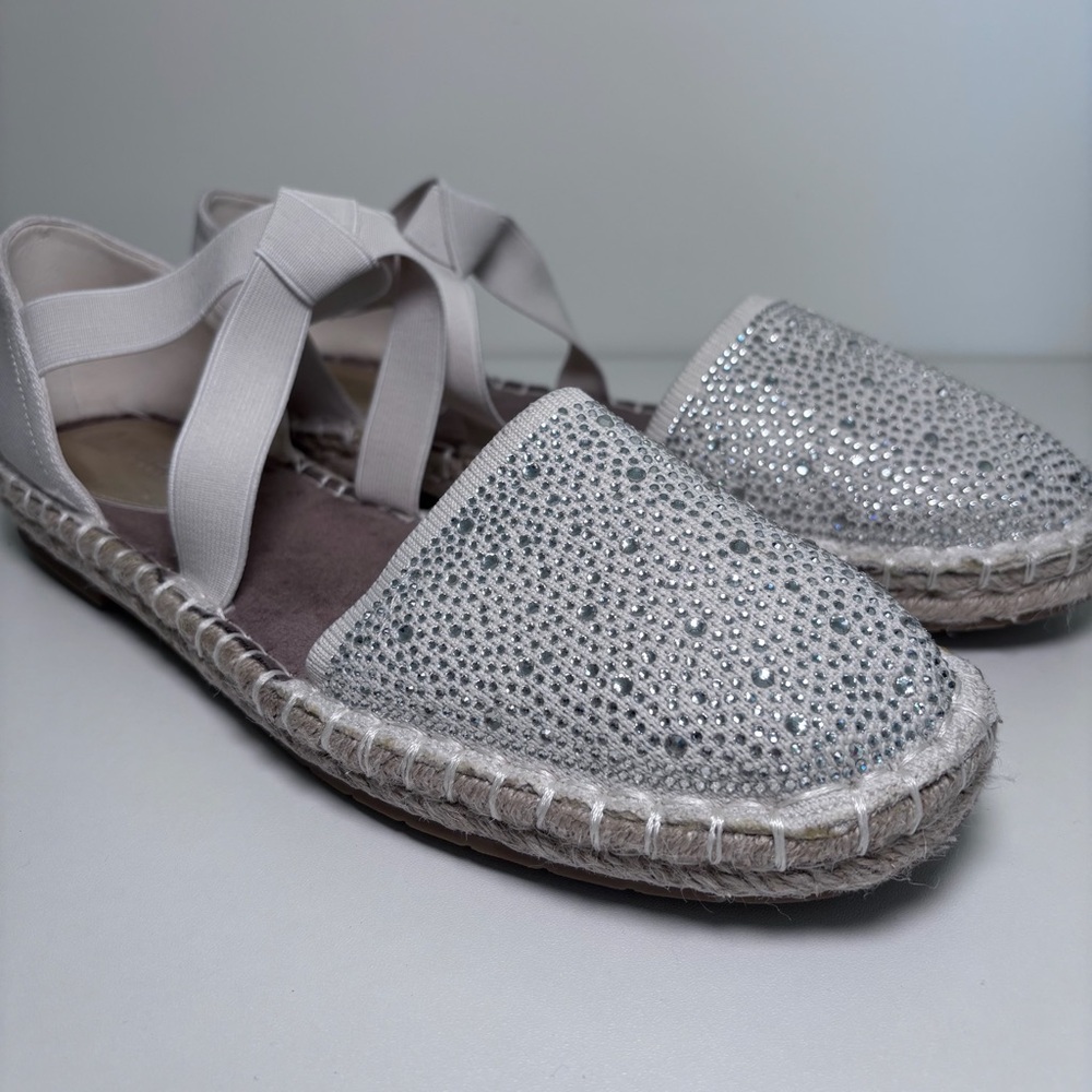 Kenneth Cole Reaction Luna Silver Rhinestone Espadrille Flat Sandal Size 10 NWOB - Picture 7 of 12